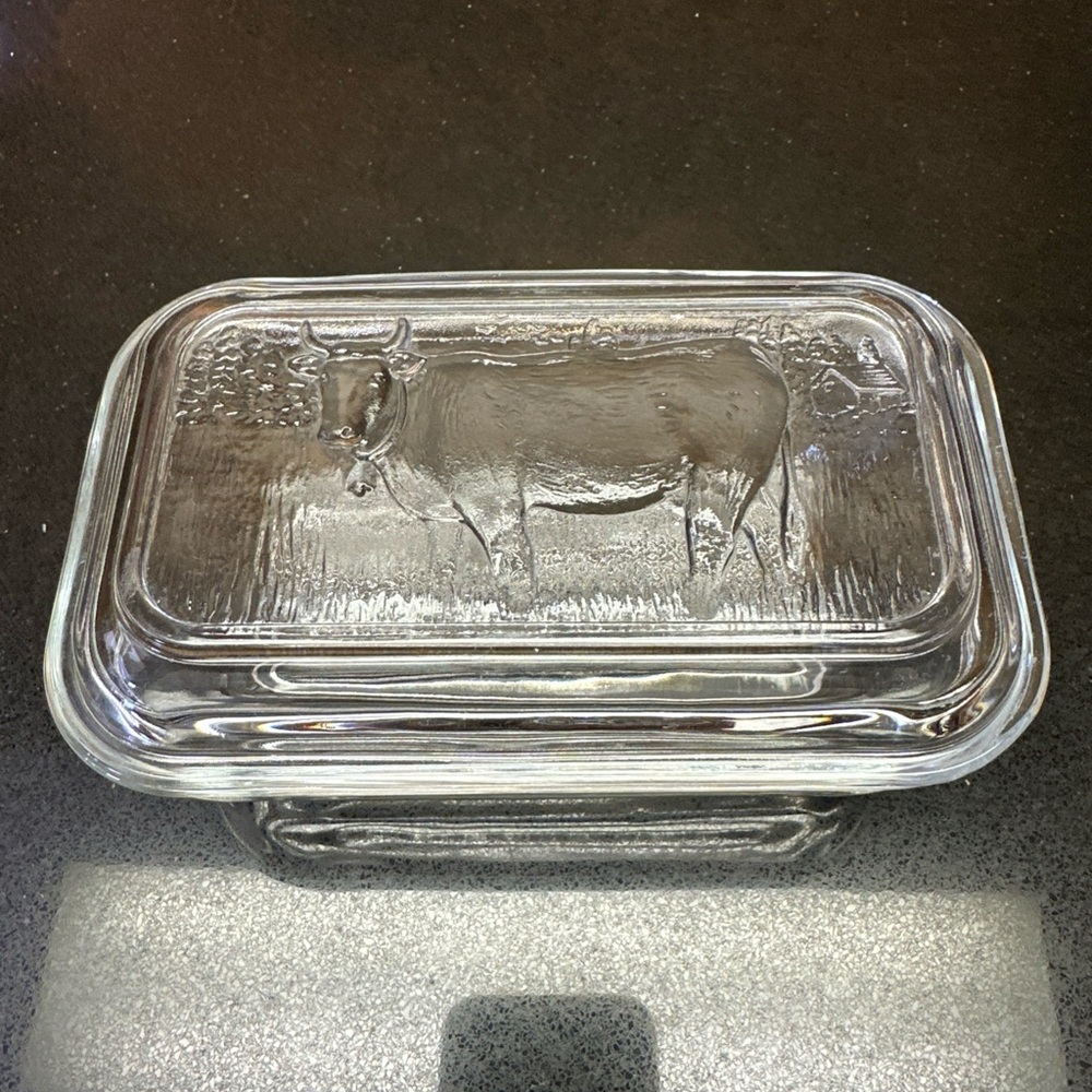 Arcoroc France Cow Lidded Fridgie Butter Dish 6 1/2 X 4”